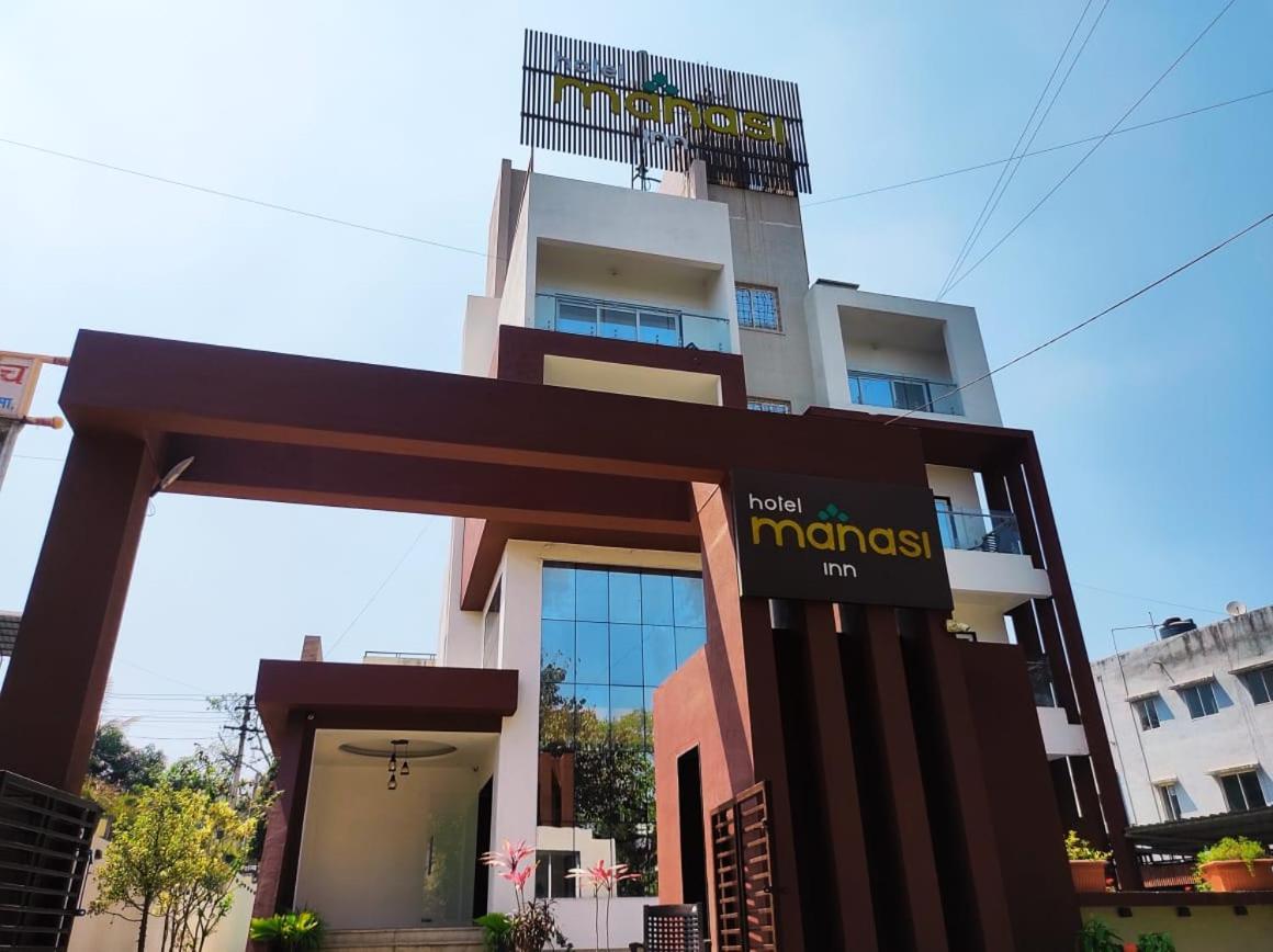Hotel Manasi Inn Satara Exteriör bild